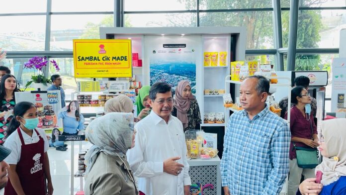 Produk UMKM DKI Jakarta di Gerai Nusantara Terminal 3 Bandara Internasional Soekarno-Hatta selama bulan Maret 2023. (tangerangonline.id/rmt)