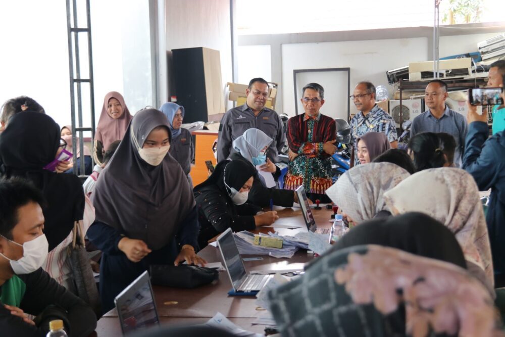 34 UMKM diberikan bantuan berupa alat dan perlengkapan memasak sebanyak 321 unit barang oleh Dinas PPKUKM Provinsi Kaltim. (Dok. Pemkab Kutai Timur)