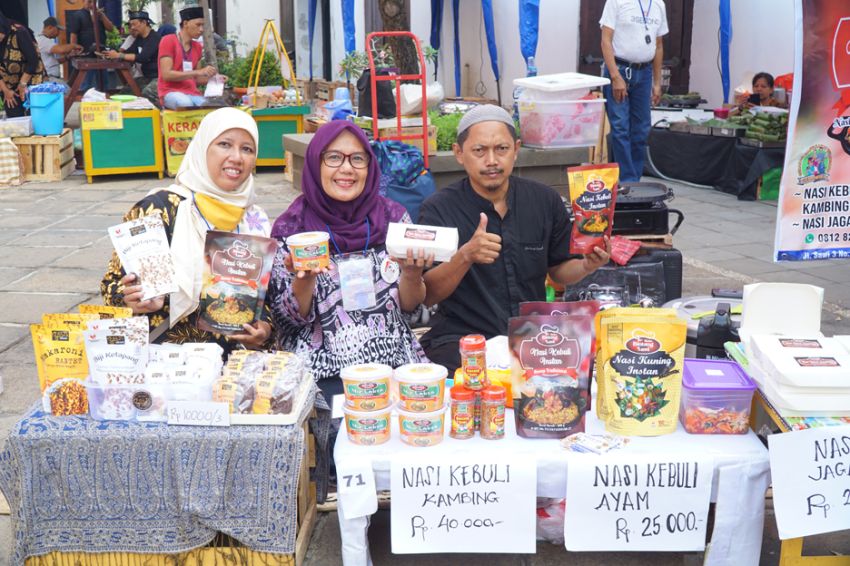 Salah satu UMKM yang berjualan dalam event Pasar Rakyat Mustikarasa di pelataran Museum Bahari, Jakarta Utara. (Dok : Sindonews)