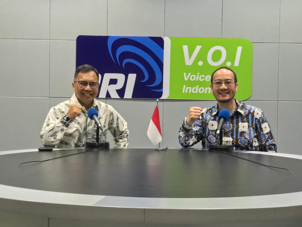 Coach Faran dan Expert Host Dr. Wahyu Setyobudi dalam VOI Biztalk di RRI dengan tema "Tancap Gas, UMKM Naik Kelas" membahas peran inkubator bisnis sesudah pandemi. (Dok. Suara UMKM)