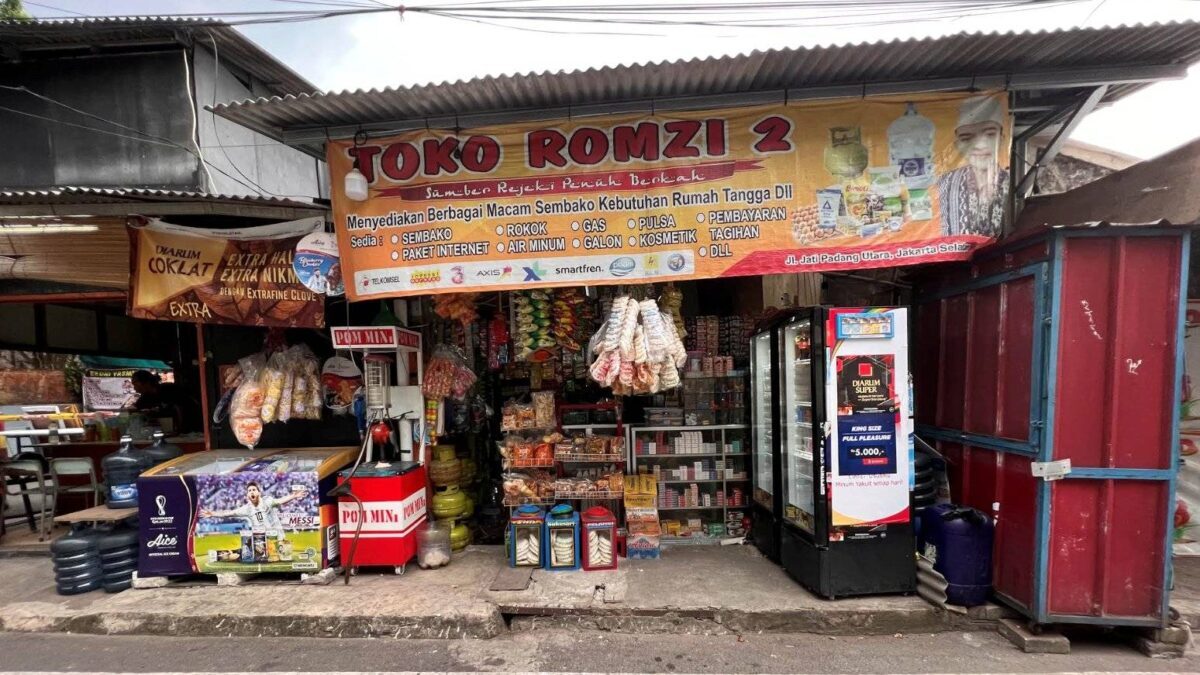 Salah satu warung Madura yang terdapat di daerah Pasar Minggu, Jakarta Selatan. (Kumparan/Retyan Sekar Nurani)