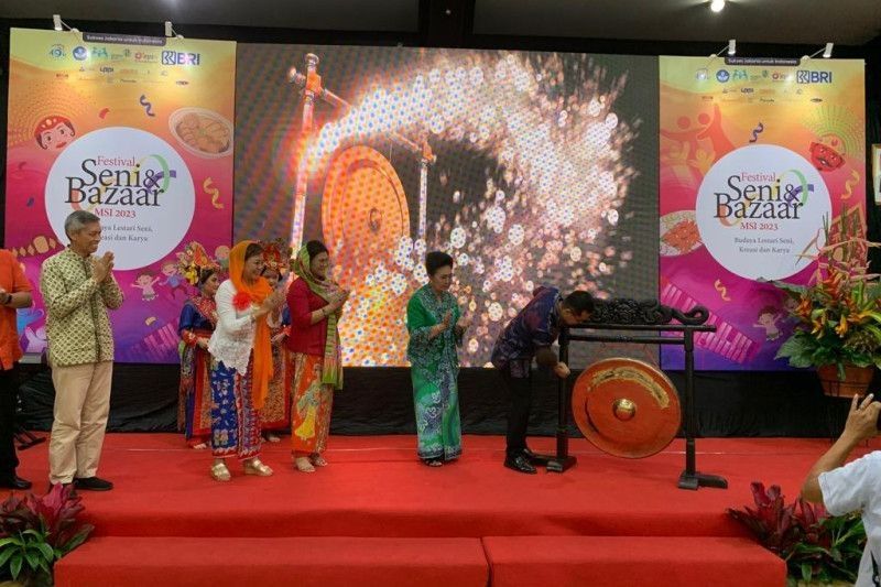Pembukaan Festival Seni dan Bazaar (2023 pada Kamis (13/7/2023) di Gedung Lembaga Pengembangan Perbankan Indonesia , Jakarta. (Dok. ANTARA/HO)