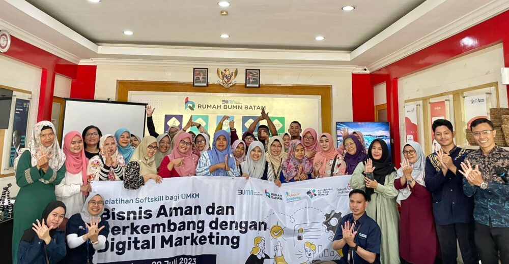 "Optimalisasi Marketing Mix untuk Meningkatkan Penjualan bagi UMKM" telah sukses diselenggarakan di Rumah BUMN Batam dan online melalui Zoom pada Sabtu, 29 Juli 2023. (Dok. Suara UMKM)