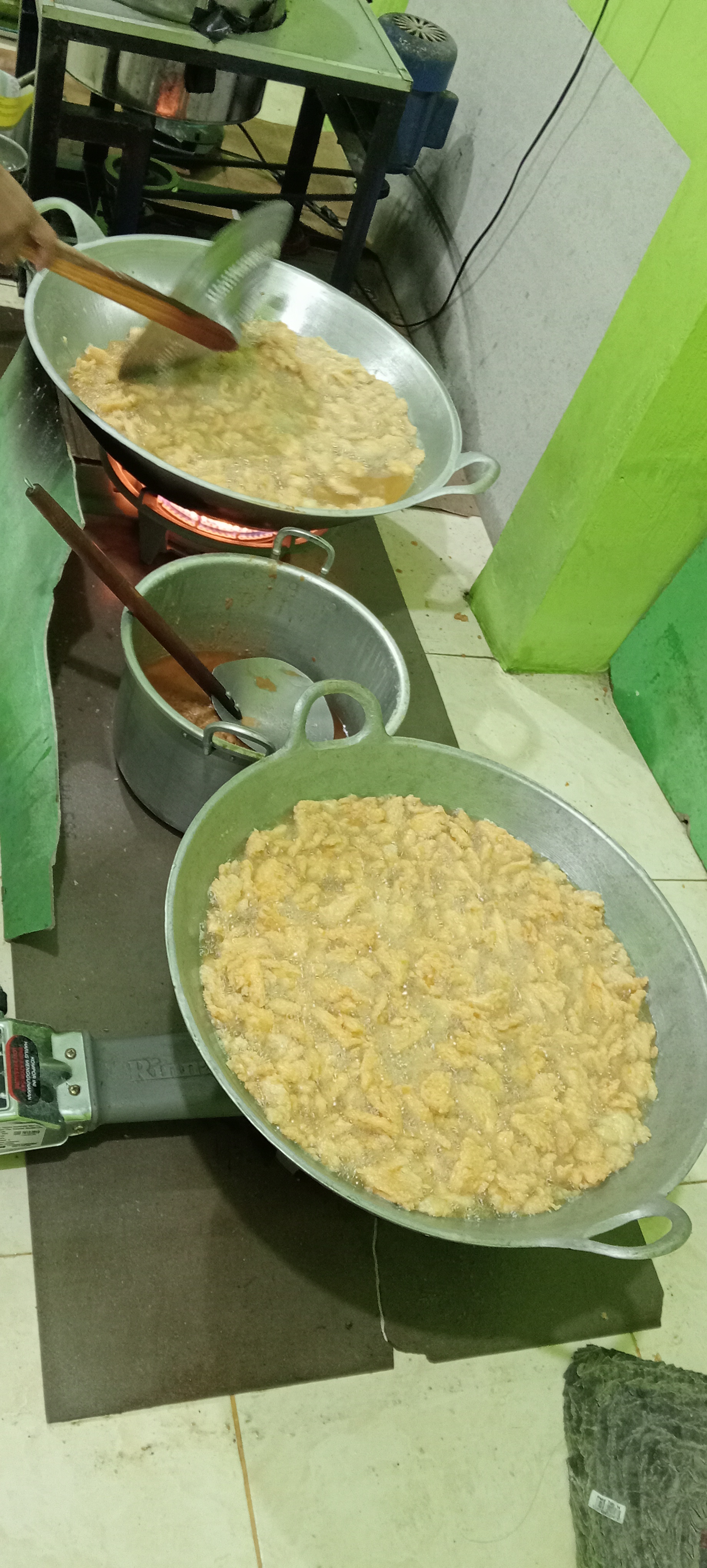 Dokumentasi proses pembuatan jamur crispy produk unggulan khum-khum, suaraumkm